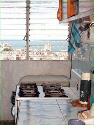 Cocina del apartamento Ana Rosa en la Habana